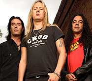 Alice In Chains выключаются из розетки