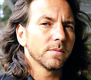 Вокалист Pearl Jam спел для ветеранов Ирака Вокалист Pearl Jam спел для ветеранов Ирака